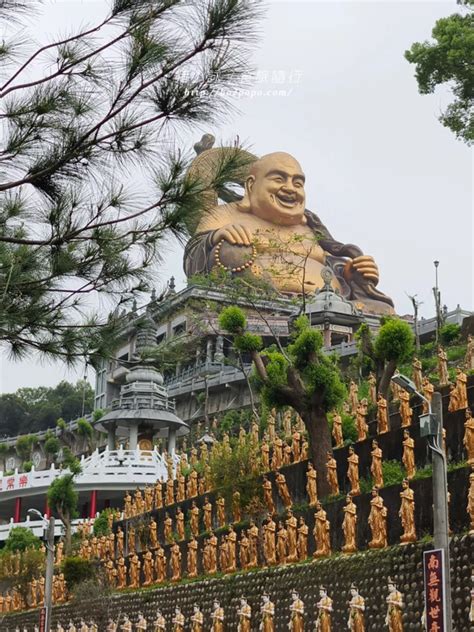 湖山寺靈異|雲林。斗六》湖山巖湖山寺。銅光閃閃的十層樓高巨大。